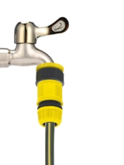 Conecte el conector de agua